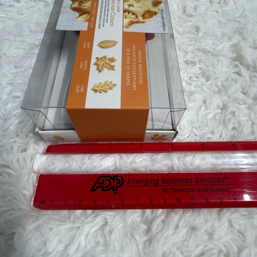 Williams Sonoma Autumn Leaf Piecrust Cutters